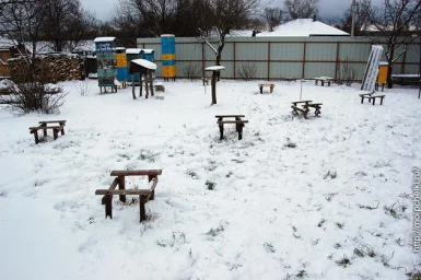 Занесли ульи в зимовник